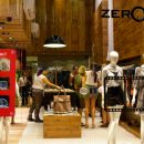 ME096 Preto – Expositor de vitrine para 5 óculos 3